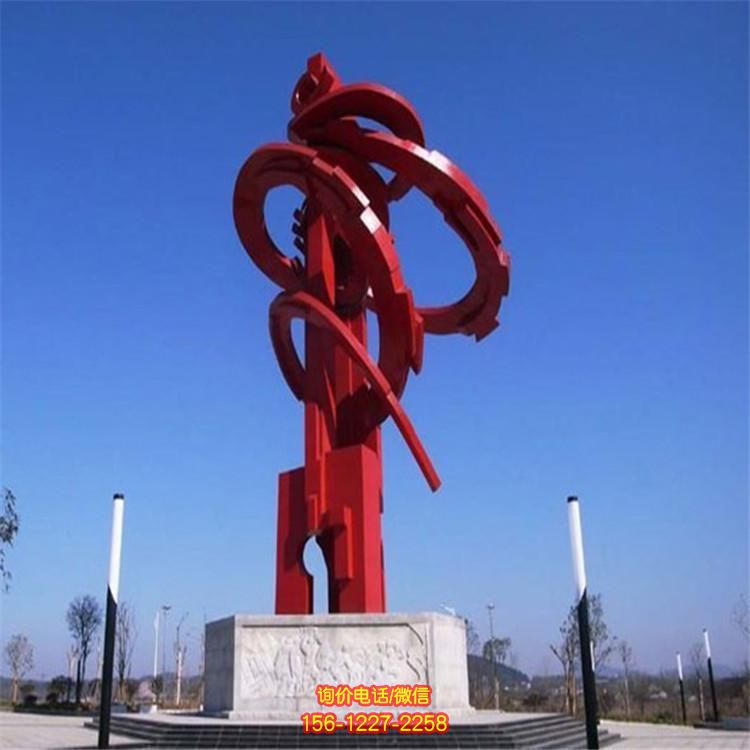 不銹鋼彩繪雕塑，為廣場添彩景觀