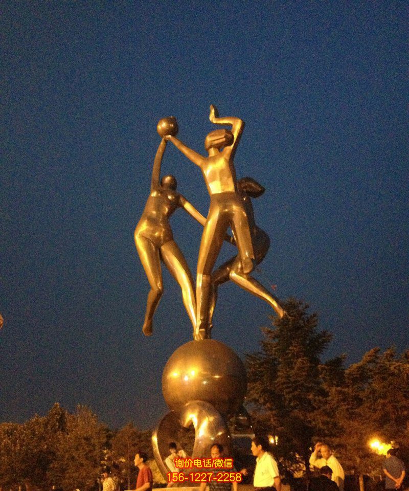 小區廣場打排球的女孩景觀玻璃鋼仿銅雕 小區廣場打排球的女孩景觀玻璃鋼仿銅雕