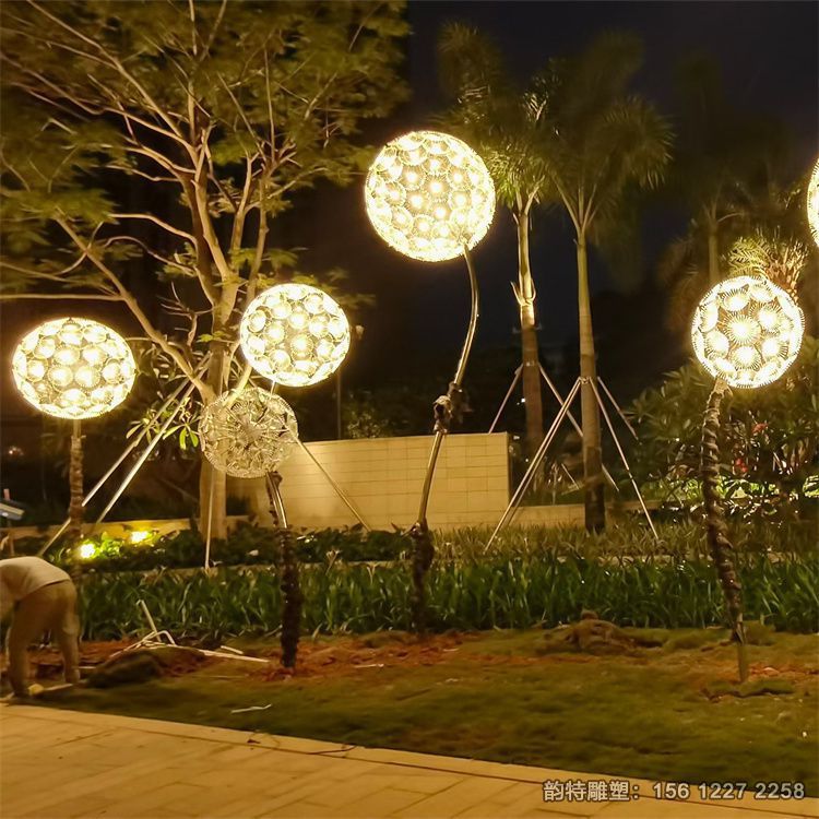 發光蒲公英雕塑 充滿了藝術的感染力