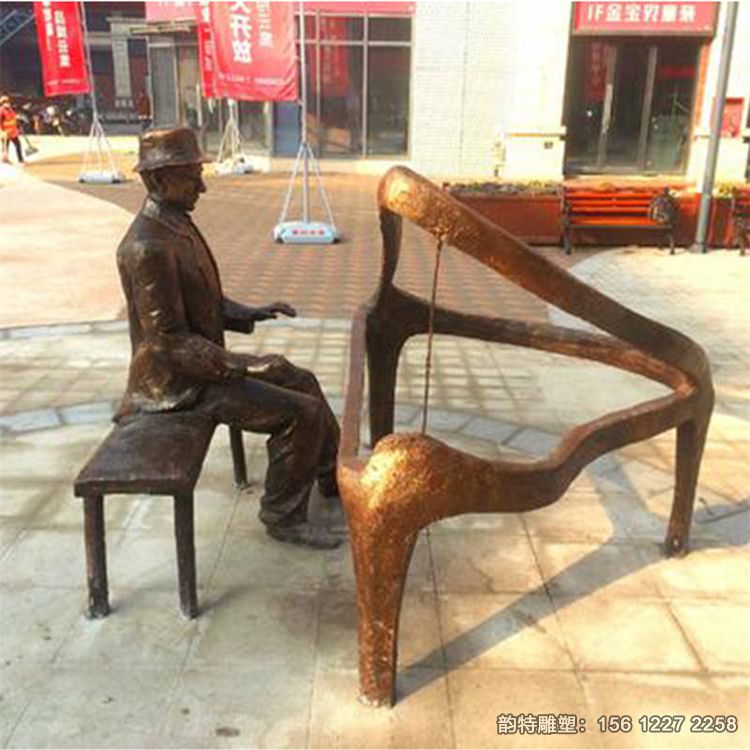 彈鋼琴雕塑01 彈鋼琴雕塑01