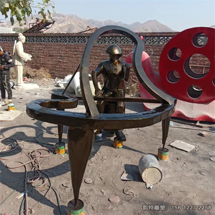 彈鋼琴雕塑04 彈鋼琴雕塑04