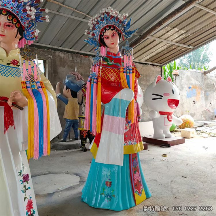 供應(yīng)玻璃鋼唱戲人物雕塑，戲曲文化雕塑加工廠