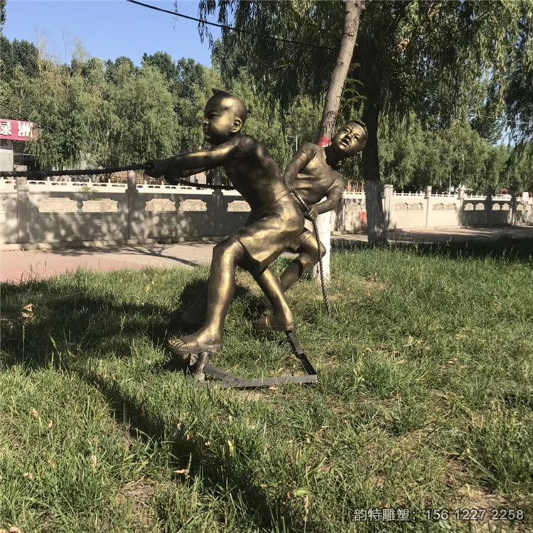 小孩拔河雕塑07 小孩拔河雕塑07