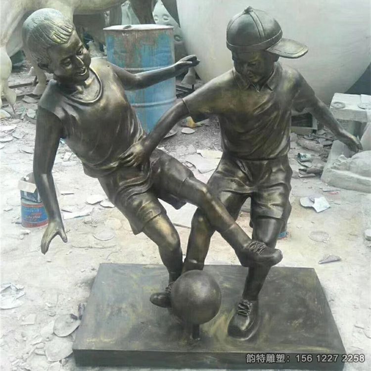 踢足球雕塑05 踢足球雕塑05