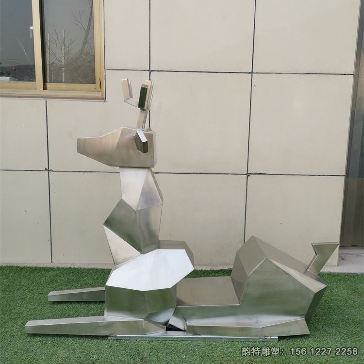 不銹鋼幾何鹿雕塑設計 添加了幾何元素造型簡潔時尚